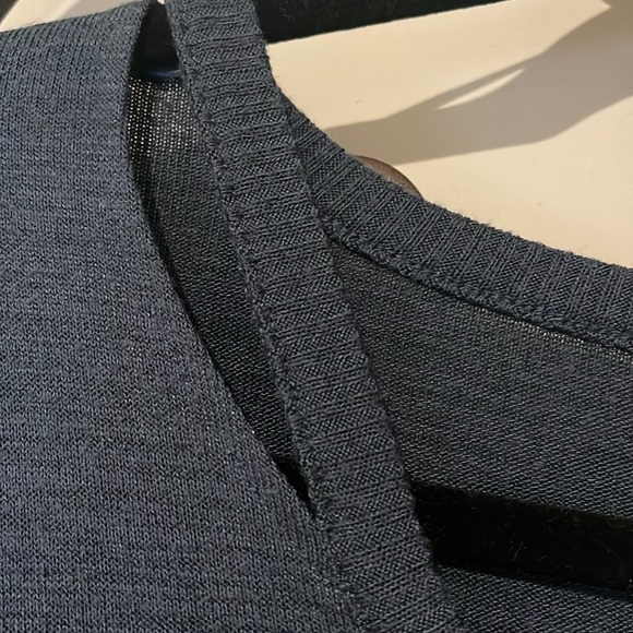 ANTHROPOLOGIE CUPIO BLUSH CUTOUT NECK SWEATER THUNDERCLOUD SIZE MEDIUM - Picture 6 of 10